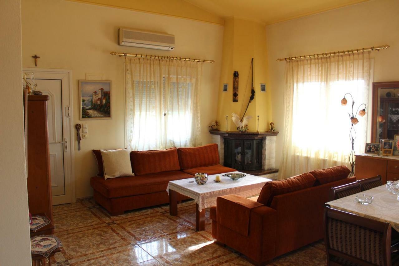 Maria'S Guesthouse 케라모티 외부 사진