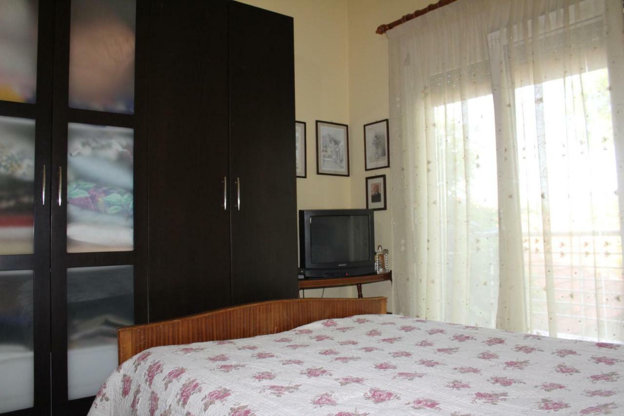 Maria'S Guesthouse 케라모티 외부 사진